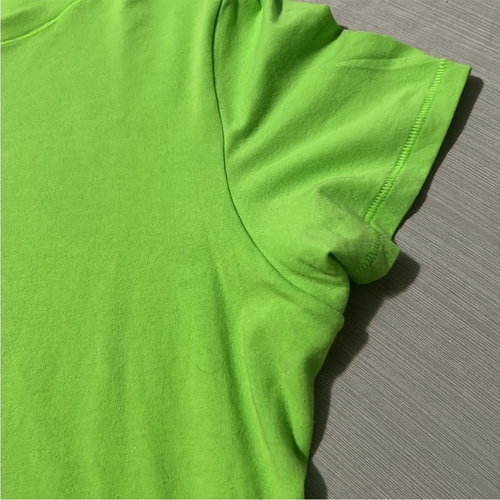 SKIMS Rare Short Sleeve Crop Tee in Neon Green - Picture 3 of 4
